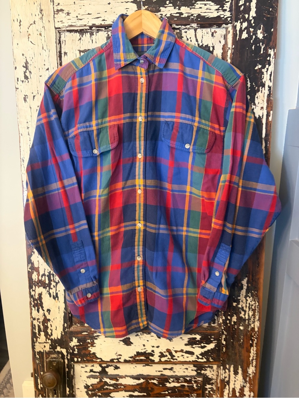 Vintage Liz Claiborne Plaid Button-Up Shirt in Multi-Color. Size small